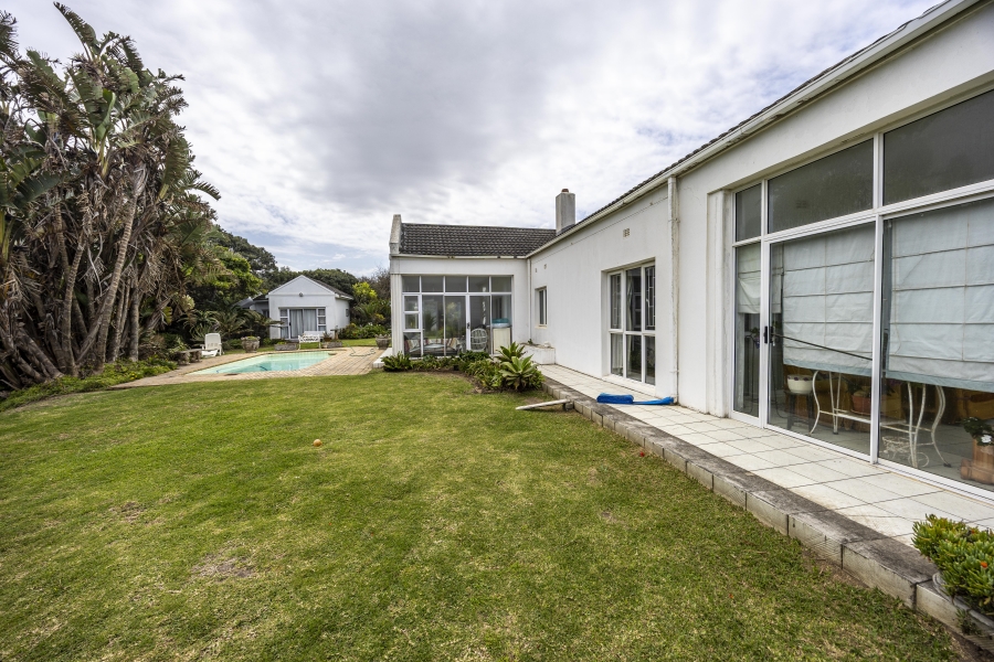 5 Bedroom Property for Sale in Gonubie Eastern Cape